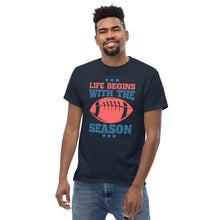 Load image into Gallery viewer, T-Shirt "Life Begins With The Season"